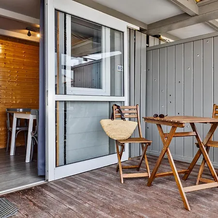 Penichepraia - Bungalows, Campers & Пениши