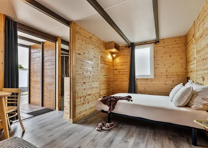 Penichepraia - Bungalows, Campers & 4* Peniche